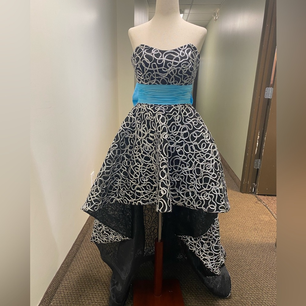 NWOT Rachel Allan - Sz 4 - Strapless- HighLow - Black with Silver Swirl